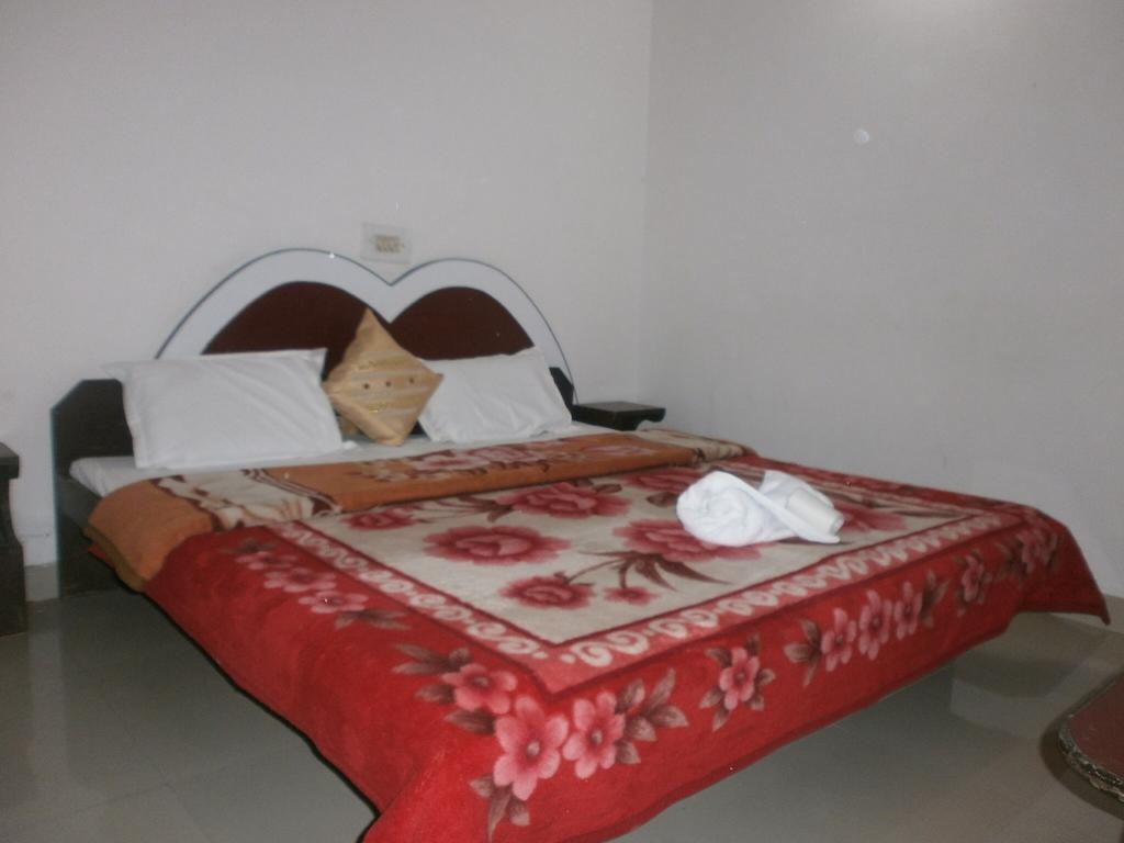 Hotel Safari Agra  Oda fotoğraf