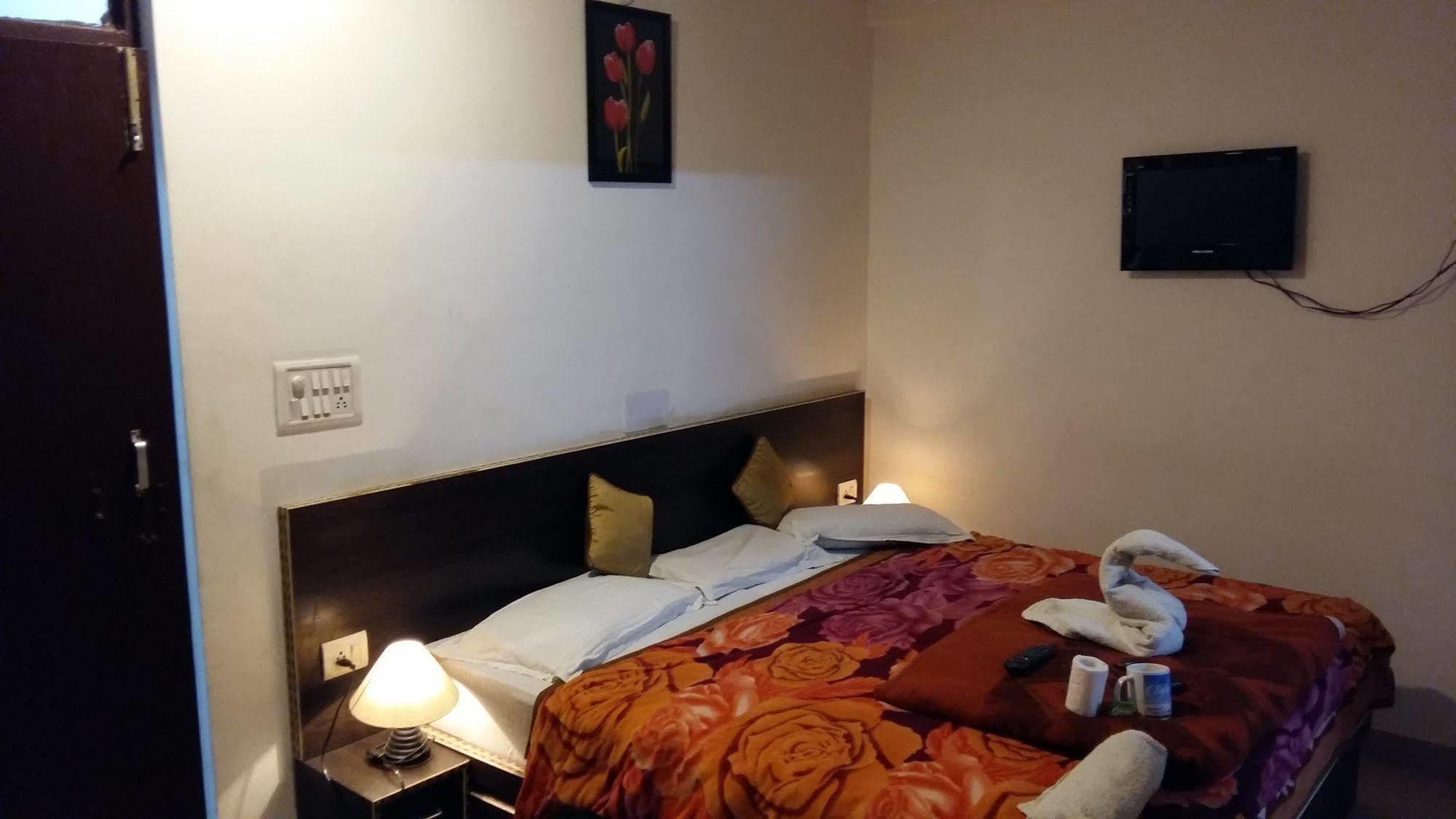 Hotel Safari Agra  Dış mekan fotoğraf
