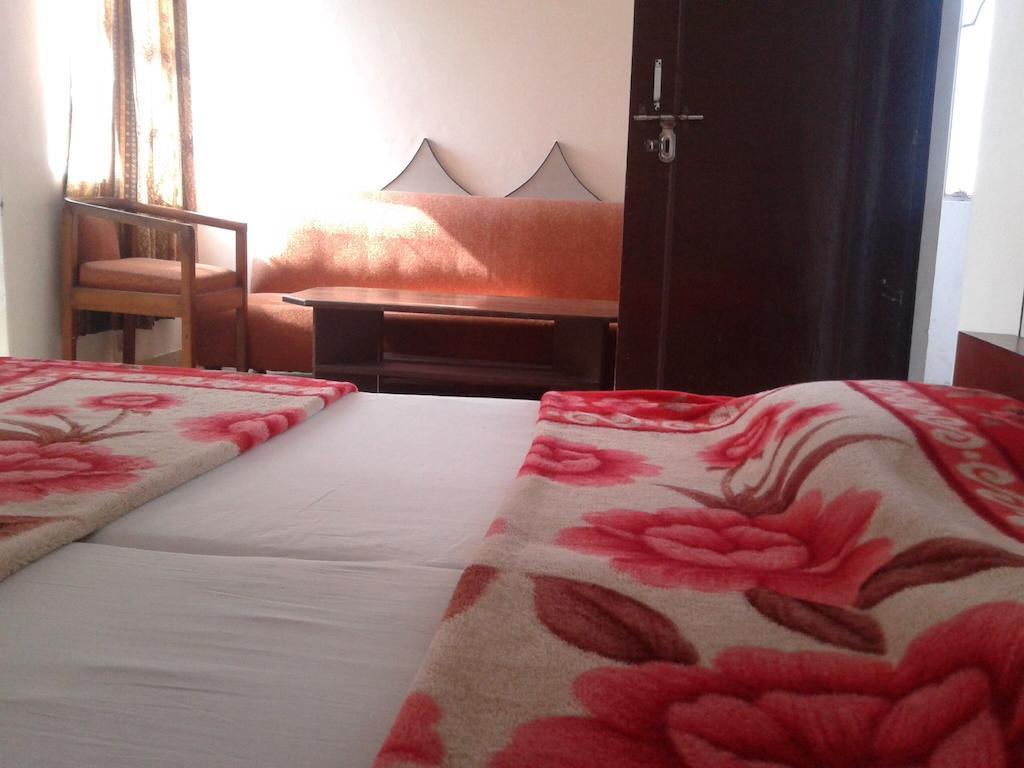 Hotel Safari Agra  Oda fotoğraf